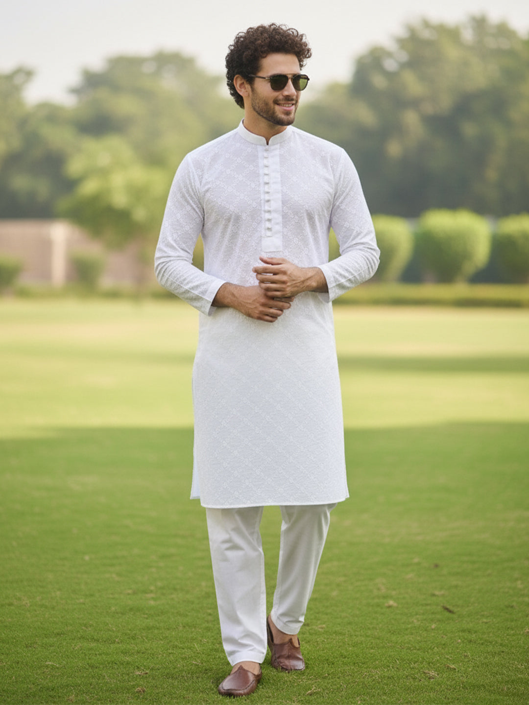 Men White Chikankari Embroidered Straight Kurta Main image
